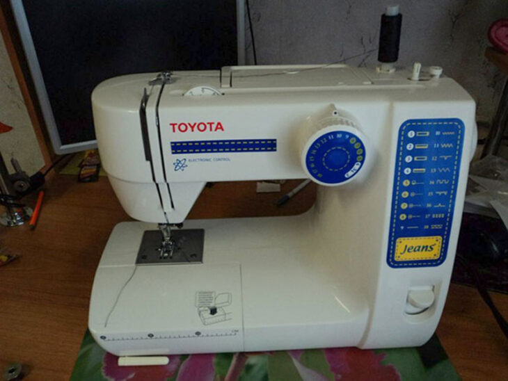 Toyota - Máquina de coser