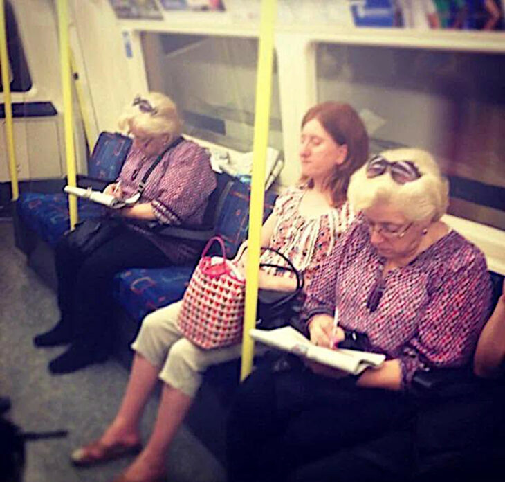 Clones en el metro