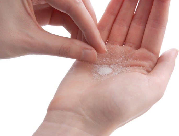 Usar sal para lavar tus manos