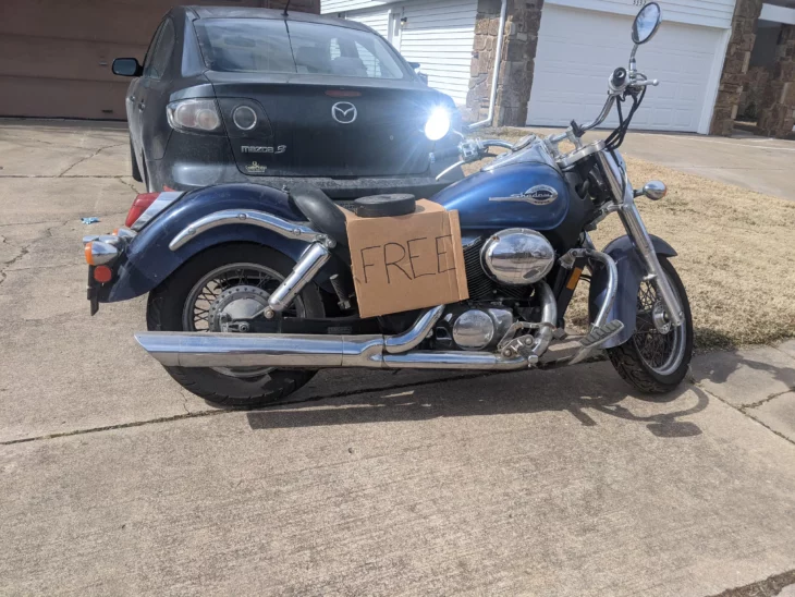 Motocicleta Honda regalada