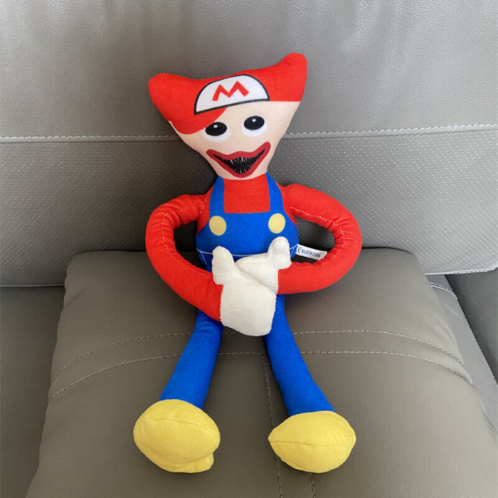 Un muñeco de Huggy Wuggy con cosplay de Mario Bros.
