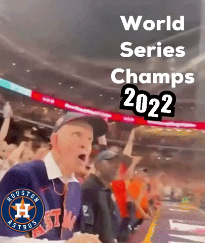 Mattress mack en un uniforme azul de los Astros de Houston festeja la victoria de su equipo en el estadio al final de la serie mundial de béisbol de 2022
