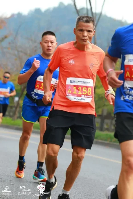 Tío Chen Corriendo la maratón