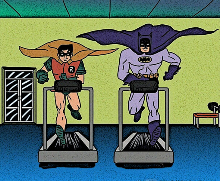 Detrás de cámaras batman y robin corriendo como en la serie de Adam West pero sobre caminadoras