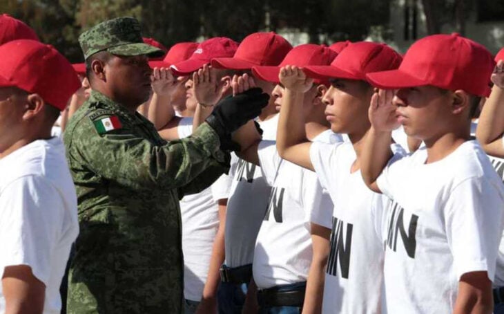 Nombran a Chayanne y Bruce Lee en el Servicio Militar