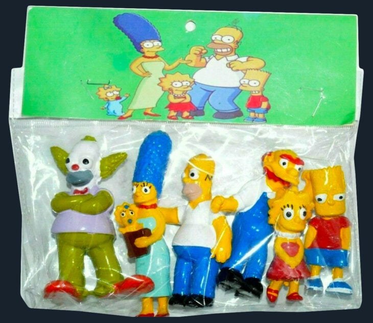 Juguetes de la Familia Simpson figuras piratas con Lisa Bart Marge Homero Maggie Willy el escocés y Krusty el payaso