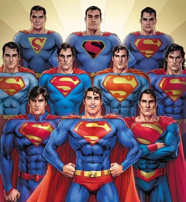 La aparición de múltiples versiones de superman a través de los años en cómic