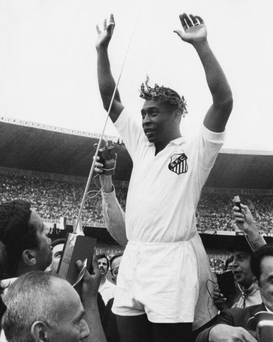Pelé celebrando triunfo