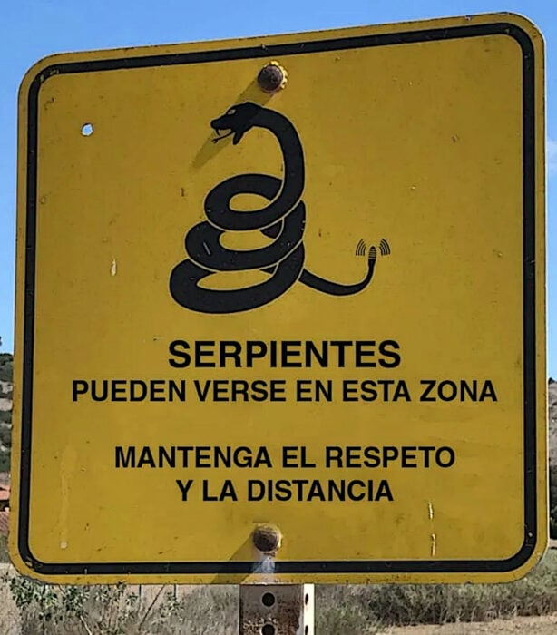 Anuncio de trato a las serpientes