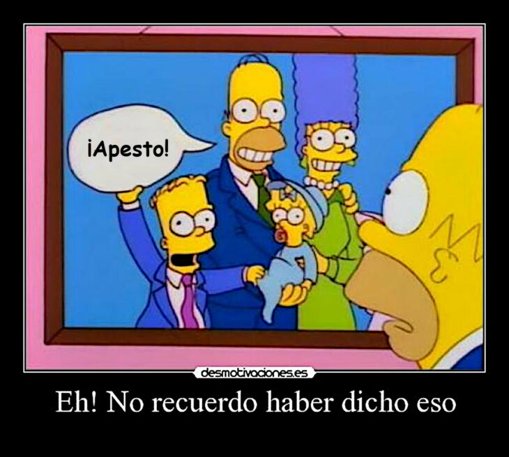 Foto Los recuerdos de Snapchat Foto familiar de los simpson donde bart le pone un letrero de apesto I stink a homero