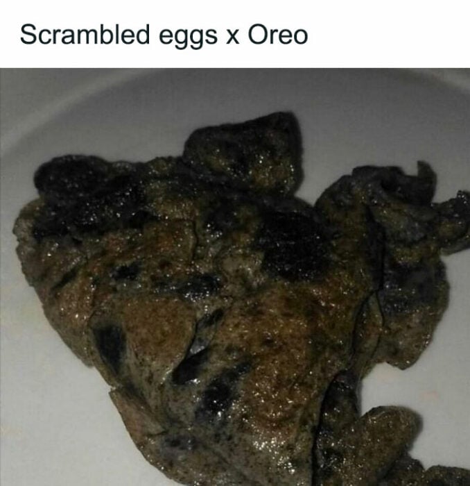 Huevos con galletas Oreo