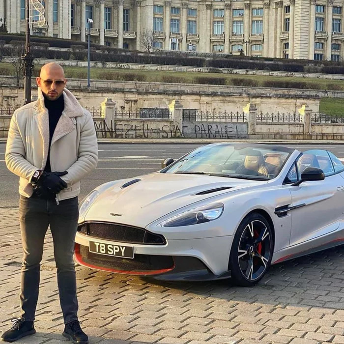 Andrew tate y su colección de autos de lujo