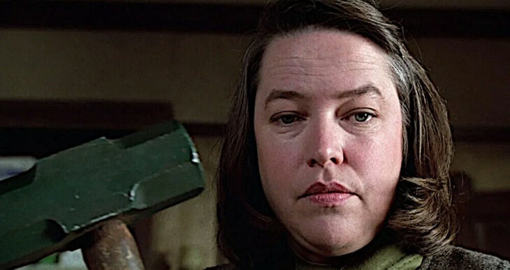 Annie Wilkes la fan número 1 en Misery basada en la obra de 