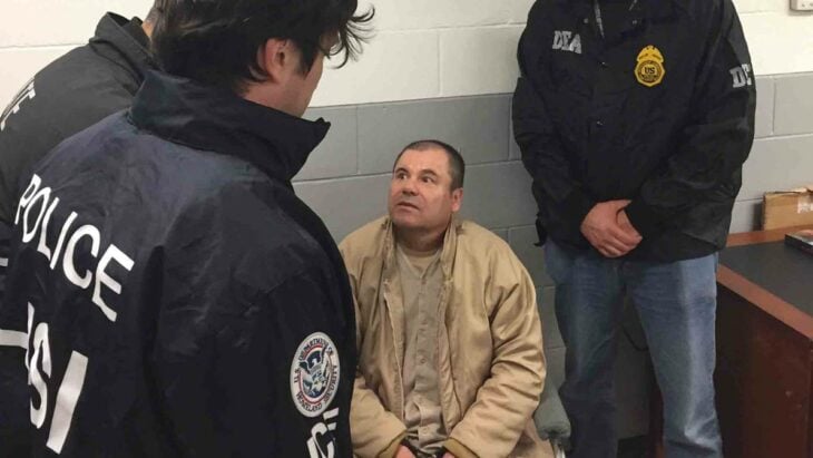 El Chapo y oficiales de la DEA y de la HSI agencias estadounidenses