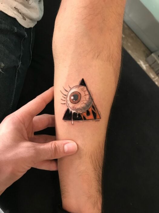 Naranja mecánica ojo lloroso tatuaje