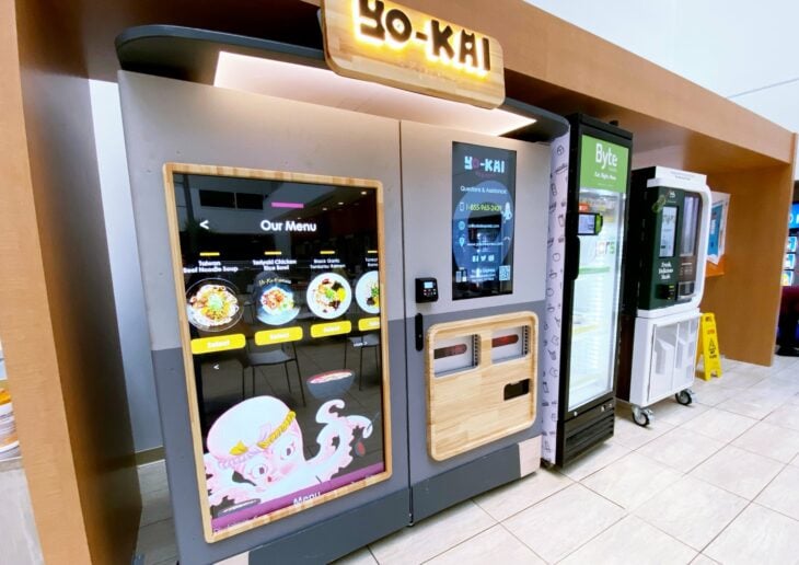 Ramen vending machine máquina expendedora de Tonkatsu noodles y ramen yo-kai