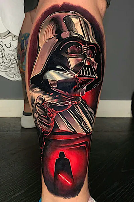 Darth Vader Star Wars tattoo pierna