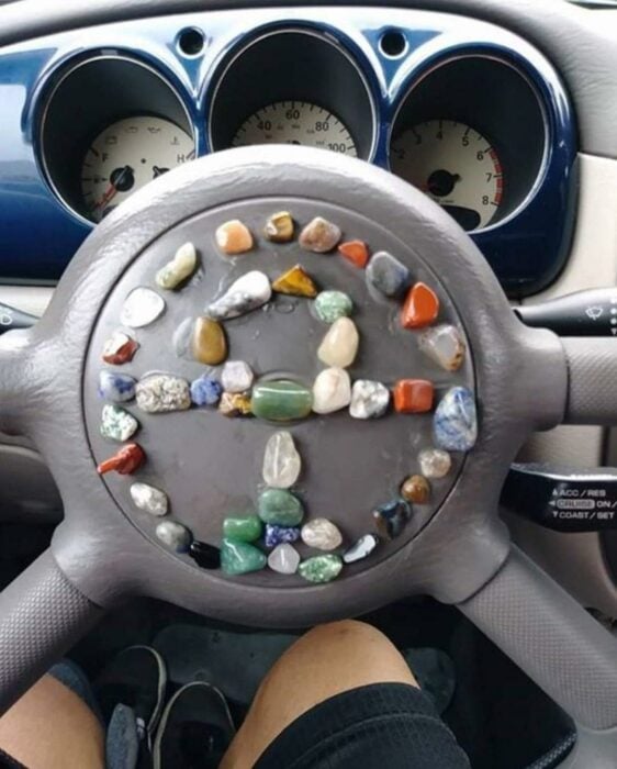 Piedras en el volante