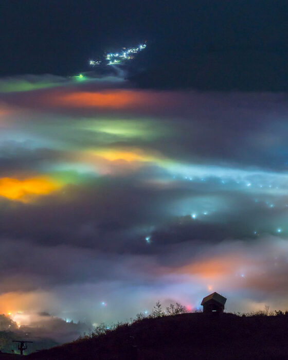 Ciudad de Nagano Japón a través de la niebla