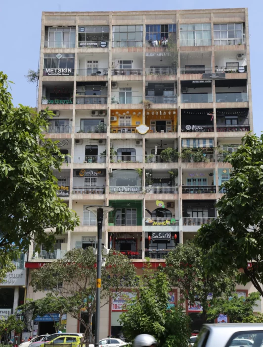 Edificio de departamentos y ahora distrito comercial