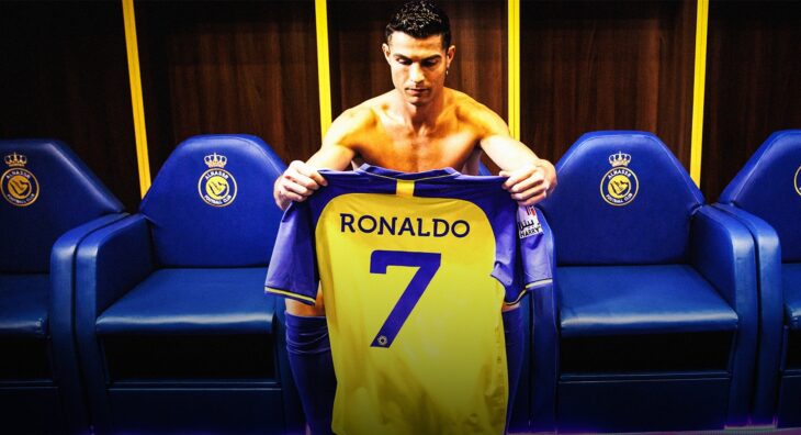 Al Nassr Cristiano rRonaldo CR7 vestidores sentado