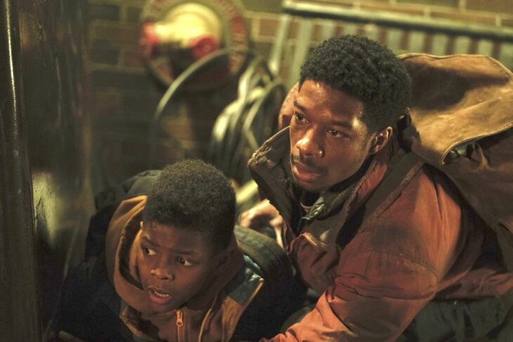 Keivonn Woodard y Lamar Johnson como Sam y Henry en The Last of Us