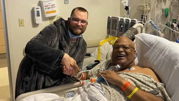 Tim Letts y Bill Sumiel durante su trasplante de riñón