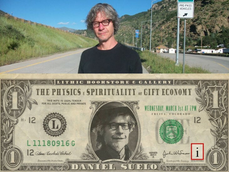 Daniel SUelo y su banco billete de dolares con su efigie