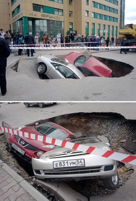 Coches dentro de un socavón