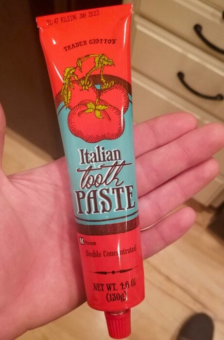 pasta de dientes italiana de tomate