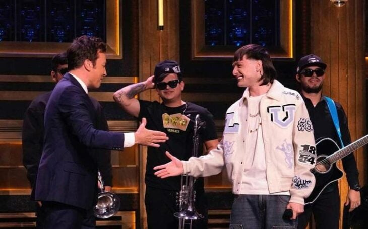 Peso Pluma en The late night con Jimmy Fallon