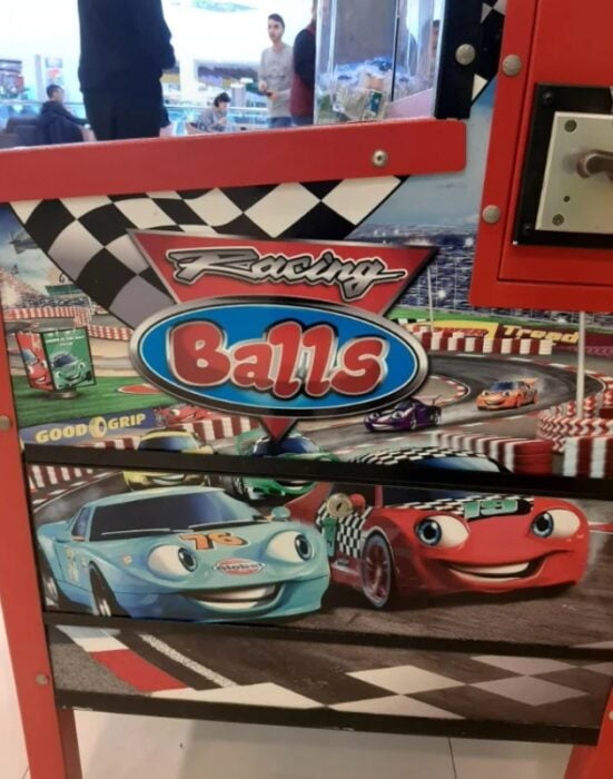 Racing Balls copia barata de Cars