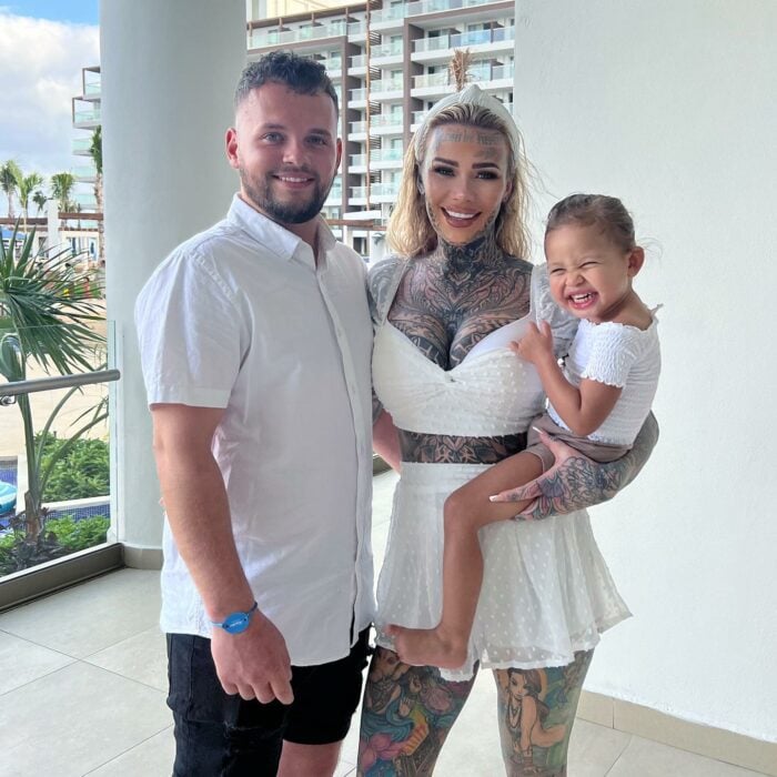 La mujer más tatuada de Inglaterra y su familia