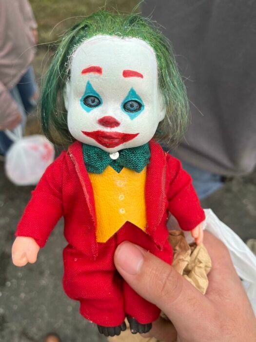 Joker muñeco en tienda de segunda mano