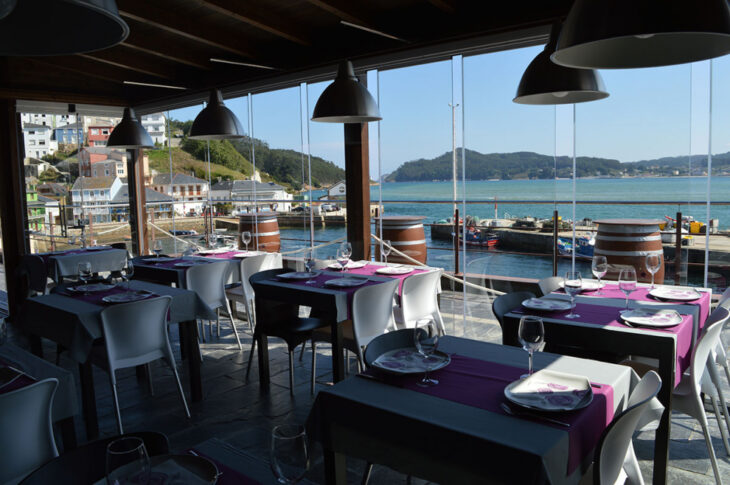 restaurante O Fragón, ubicado en Fisterra, La Coruña, España