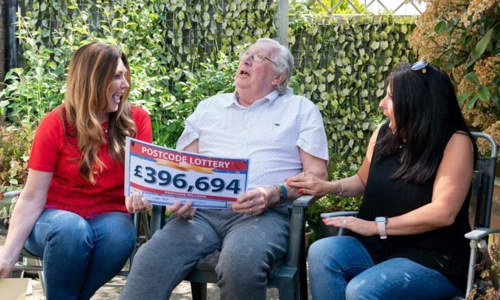 Abuelito gana la lotería