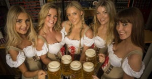 Las Bellezas Alemanas del Oktoberfest 2015 ¡Cerveza y Mujeres!